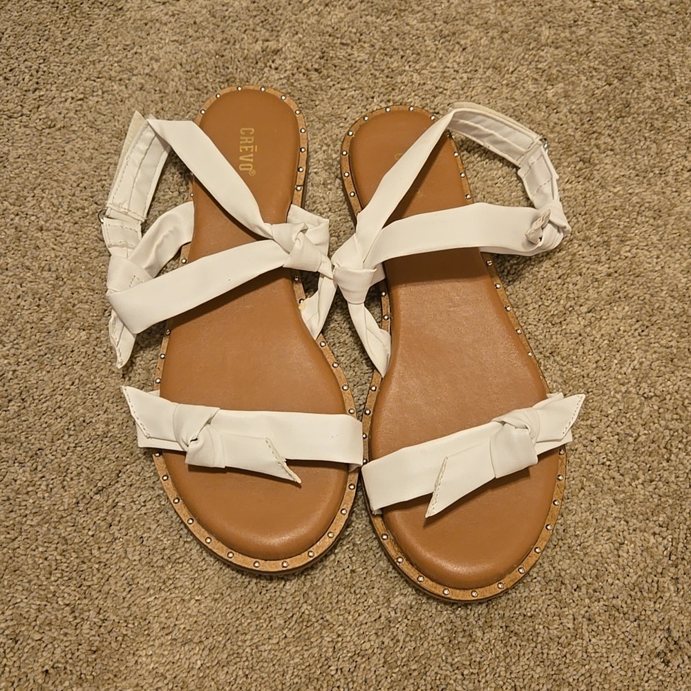 NWT Crevo Sandals